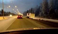 Lukija kuvasi säkenöivää menoa Pohjantiellä Oulussa