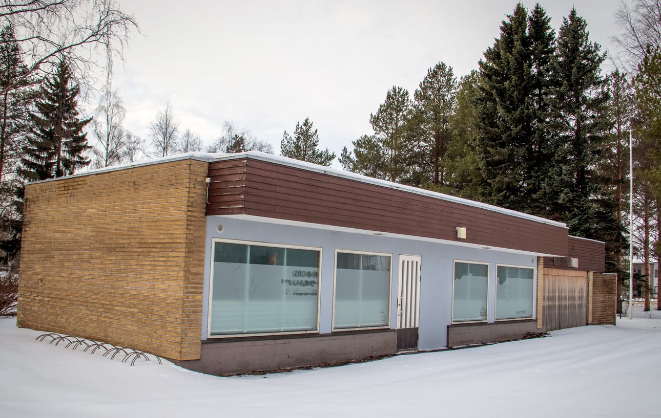 Linnukan koulua vastapäätä oleva liikekiinteistö ja omakotitalo puretaan tänä vuonna.
