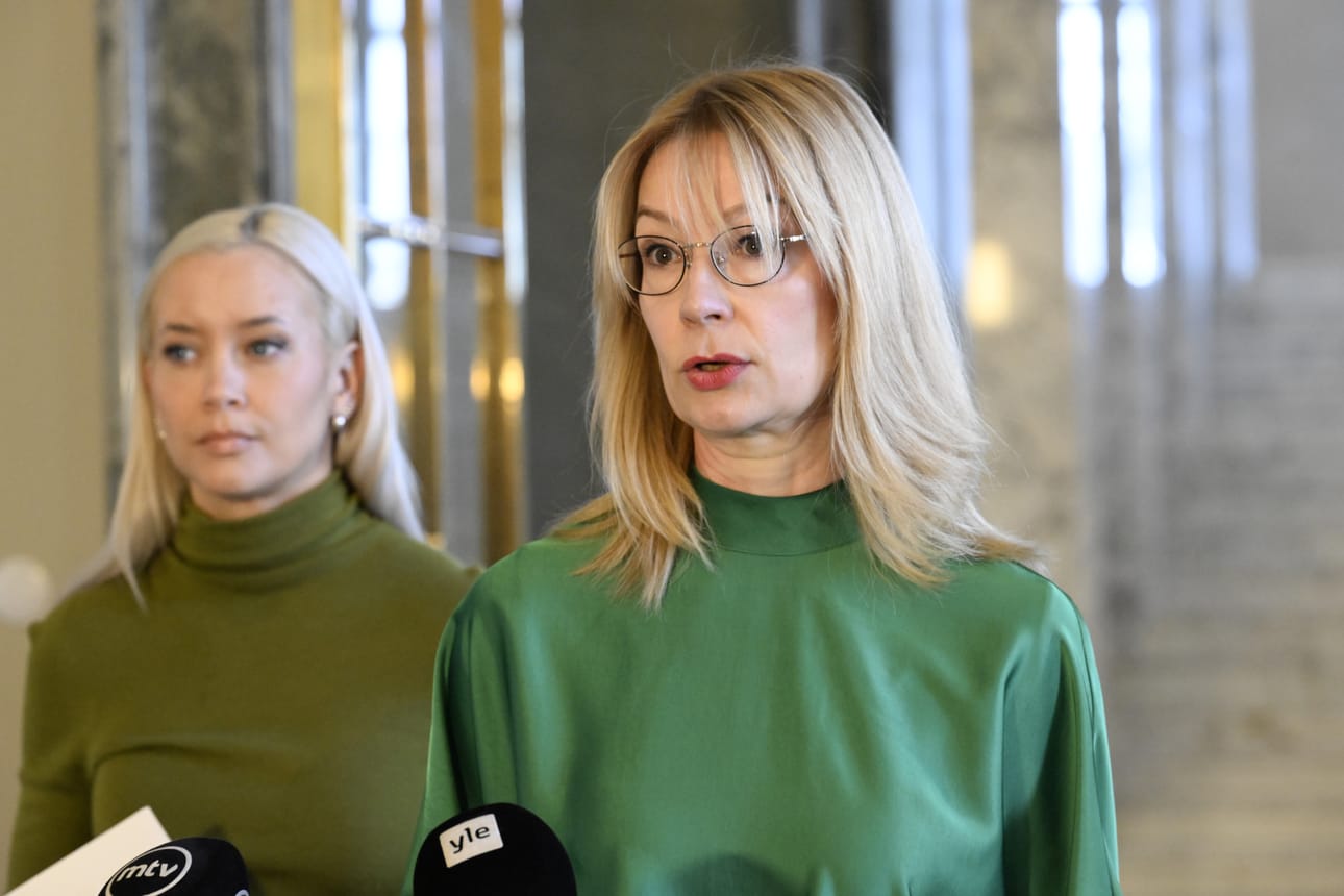 SDP:n eduskuntaryhmän puheenjohtaja Tytti Tuppuraisen mukaan puolue ei tue perustuslain muutosta kiireellisenä.