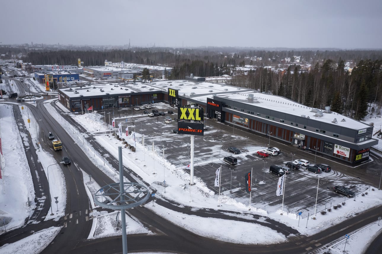 Myydyistä kiinteistöistä kolme sijaitsee Vaasan Kivihaan ostoskeskusalueella.