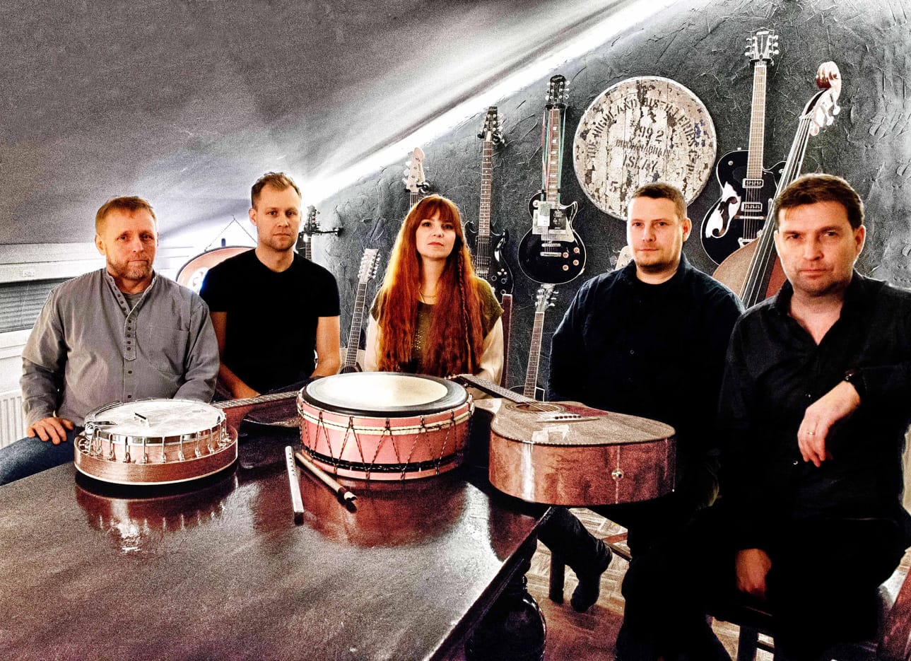 Rovaniemeläinen Narrow Neck yhdistää omaperäisellä tavalla suomalaista ja irlantilaista musiikkiperinnettä.