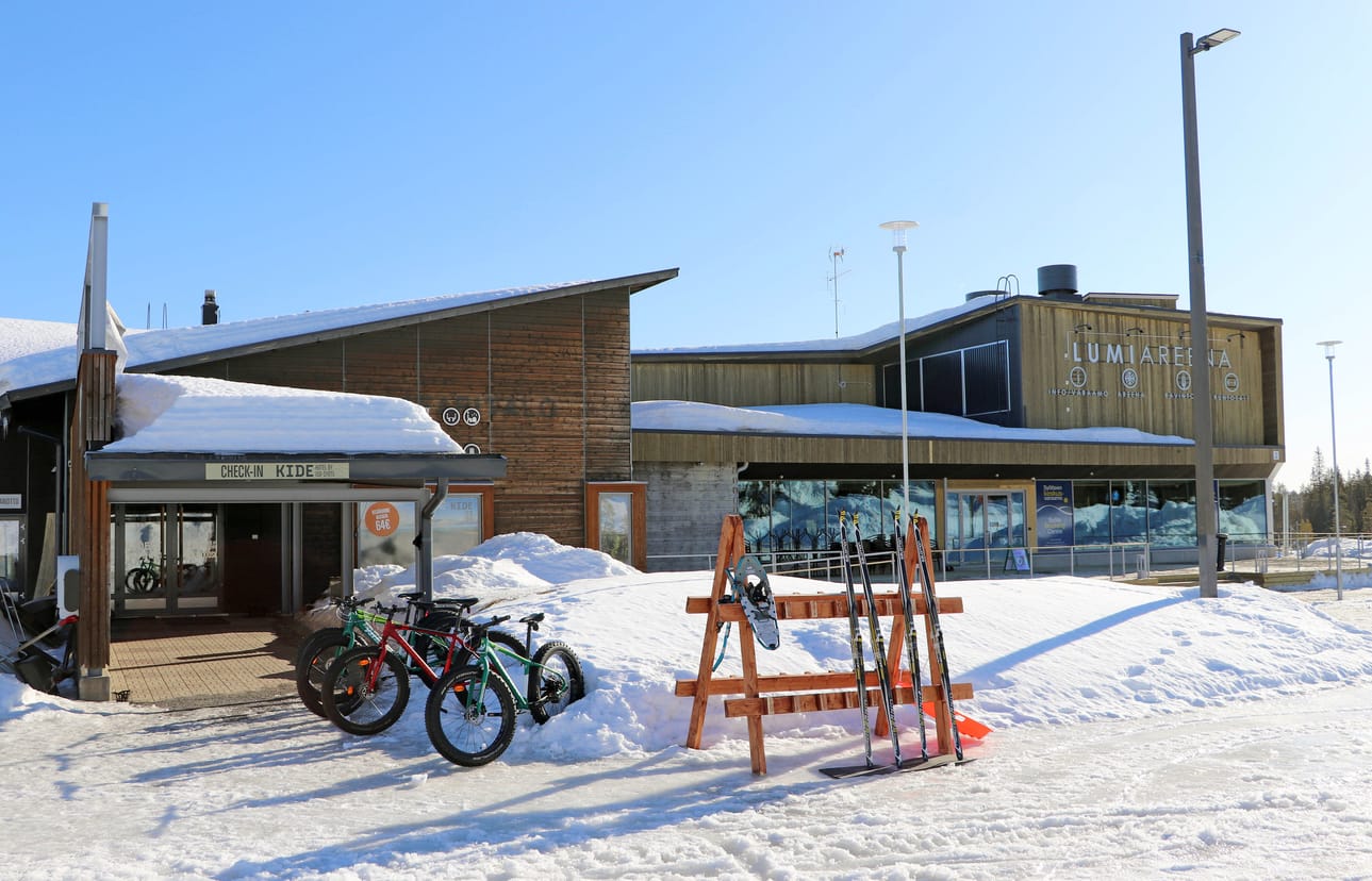 Lumiareenan yhteydessä toimiva ravintola Tuba on sulkenut ovensa Syötteellä. Myös Lumiareenan konsertteja on jouduttu perumaan koronavirustilanteen takia. Viereisessä Kide-hotellissa majoitustoiminta jatkuu.