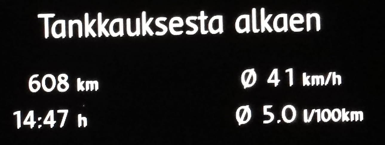 Kokonaiskulutus oli 5,0 litraa sadalla kilometrillä.