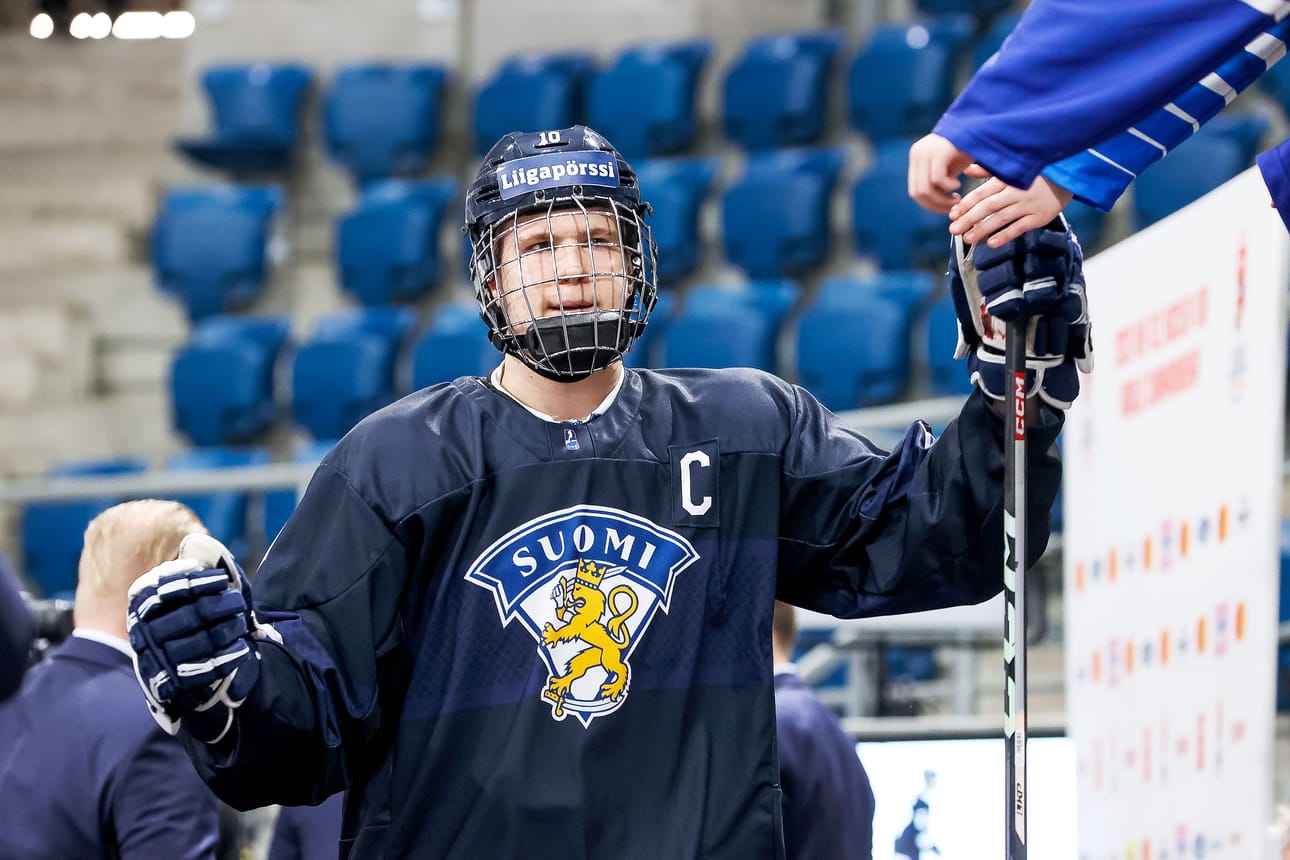 Kasper Halttunen poimittiin ensimmäisenä suomalaisena NHL-draftissa.