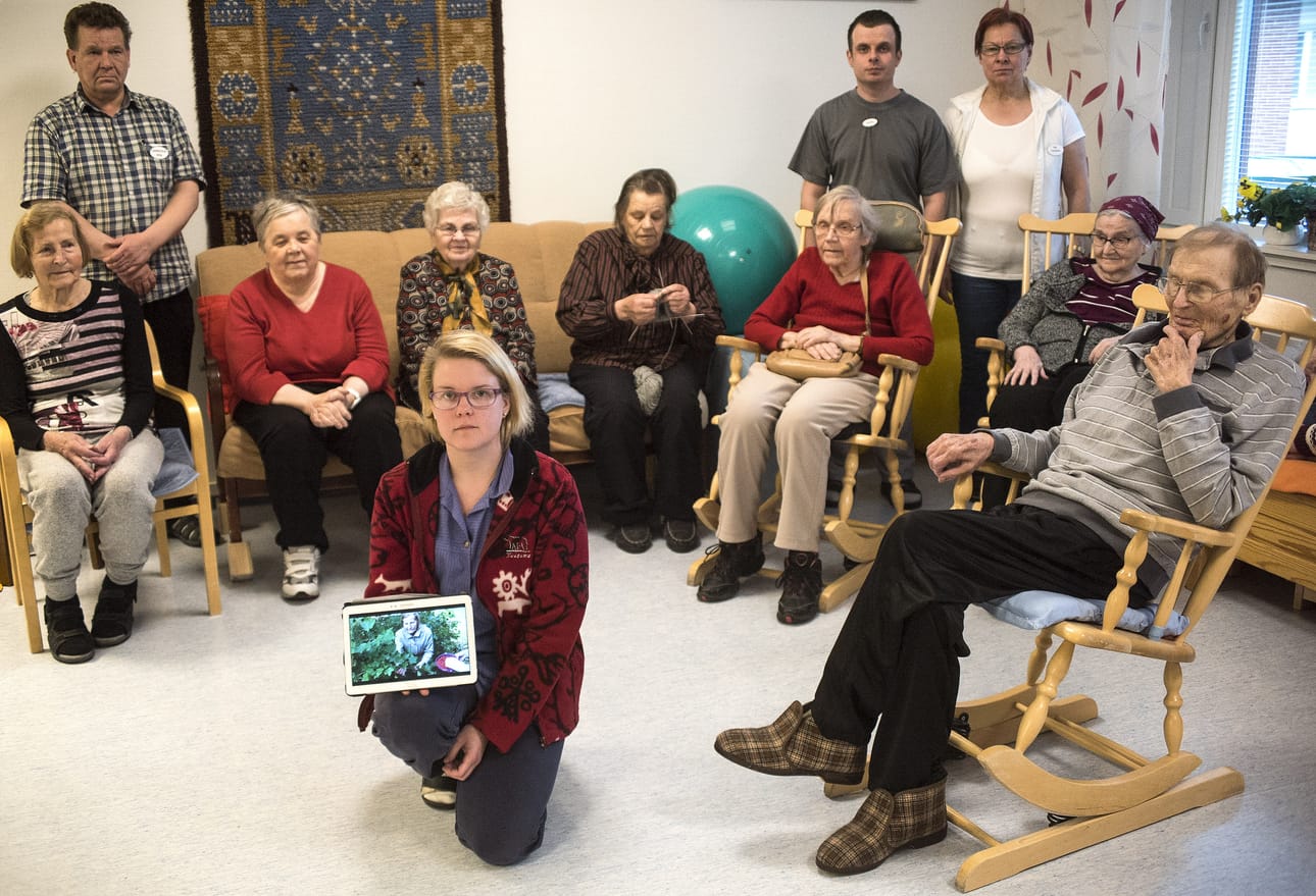 Takarivissä: Vesa Määttä, Teemu Hanhela ja Eila Tauriainen. Keskellä: Toini Kurvinen, Marja Tornberg, Eila Liikanen, Kerttu Lohilahti, Saara Sulasalmi ja Martta Korhonen. Eturivissä: Tiia Hokkanen ja Ali Palosaari.