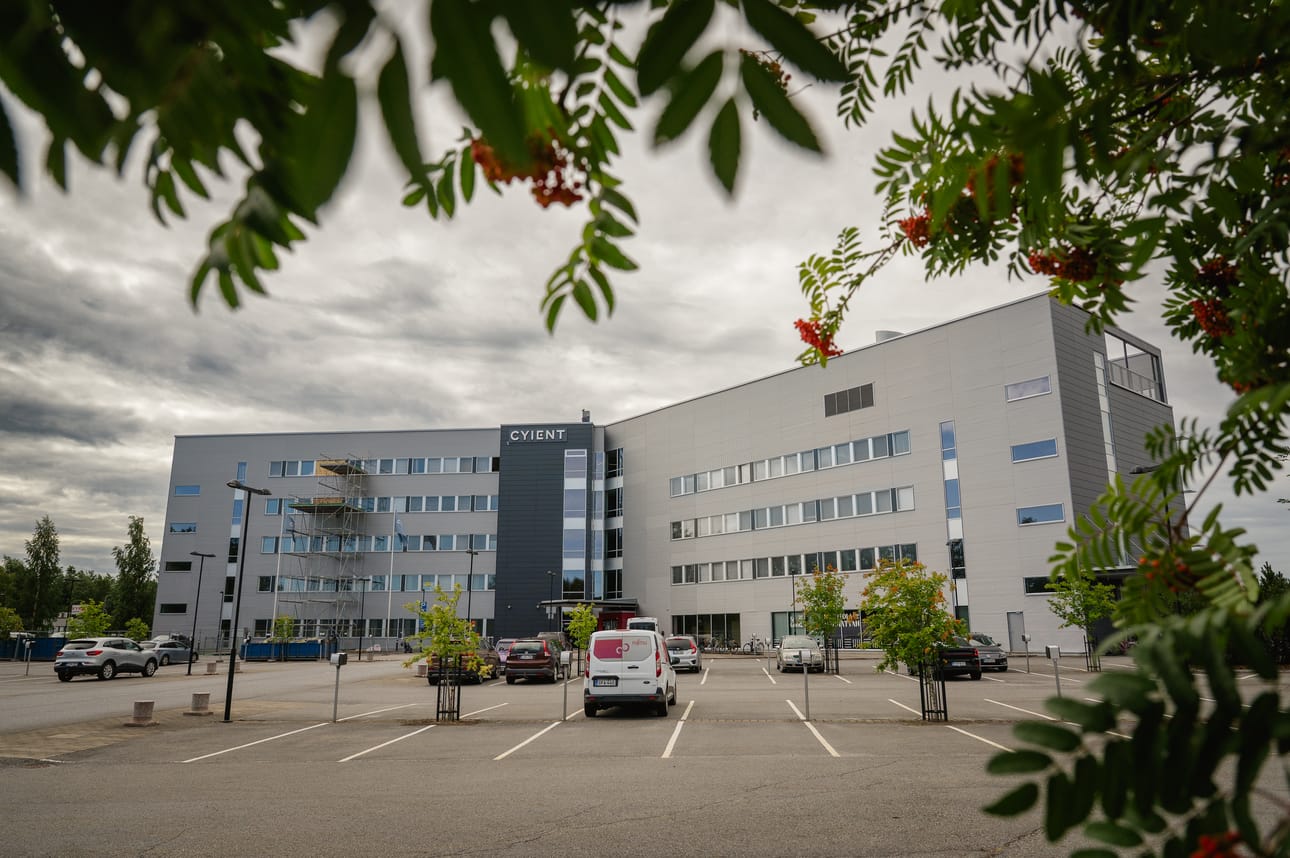 Cyientissä on käyty monet muutosneuvottelut viime vuosina. Yhtiön konttori on Silmukkatiellä Vaasassa.