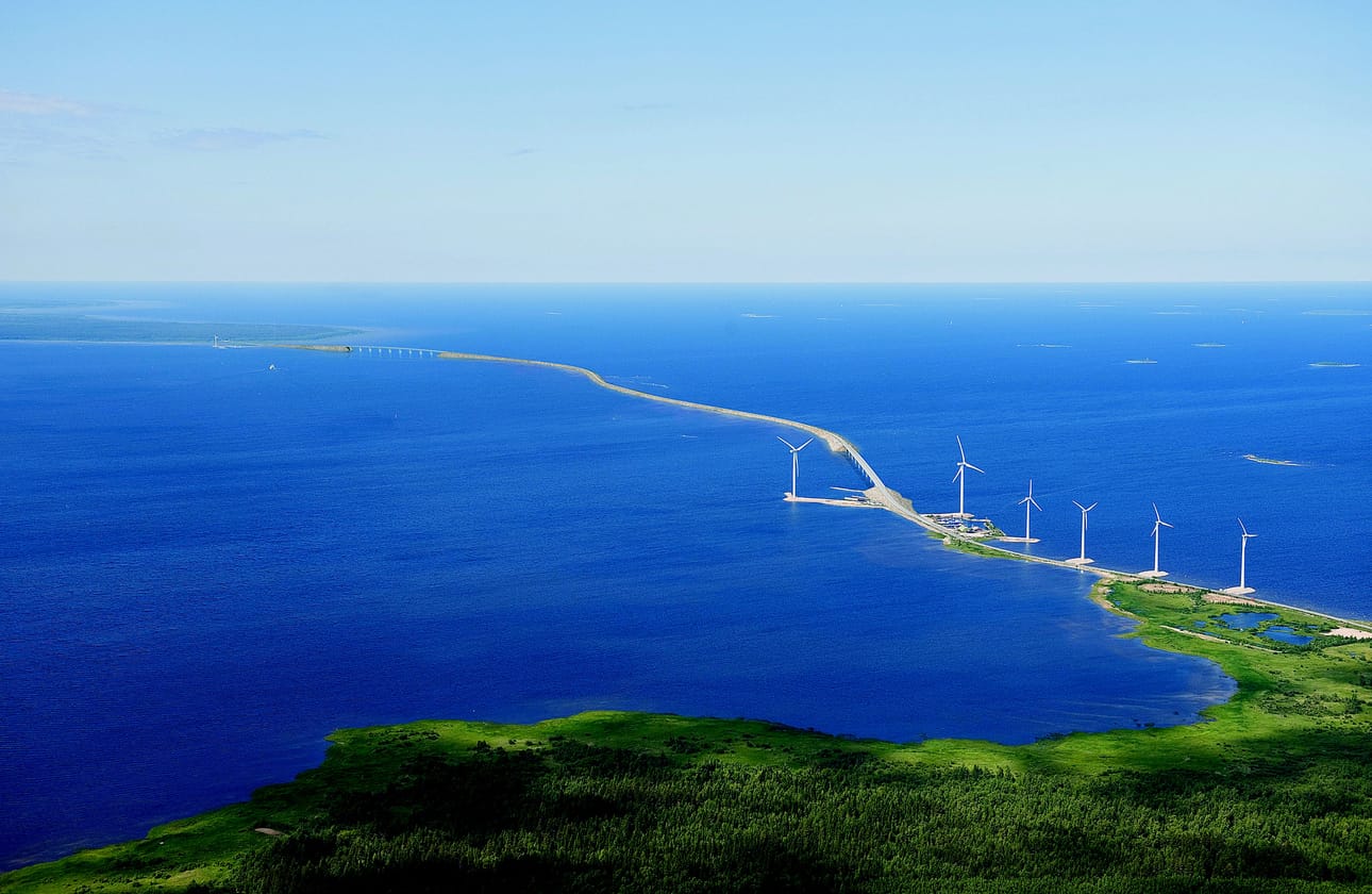 Hailuodon kiinteän yhteyden rakentamisen oli tarkoitus alkaa tänä keväänä. Rakentaminen kuitenkin viivästyy. Havainnekuva siitä, miltä kiinteä yhteys voisi näyttää.