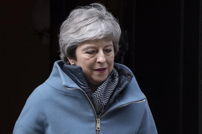 Konservatiivipääministeri Theresa May haki tukea sopimukselle monilla keinoilla. KUVA: EPA/WILL OLIVER