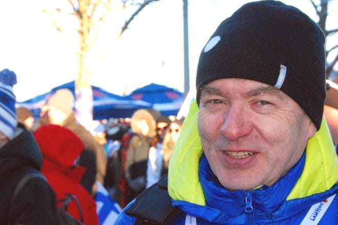 Kalle Lähdesmäki tutustuu MM-kisojen järjestelyihin Lahdessa. KUVA: JARNO RANTA