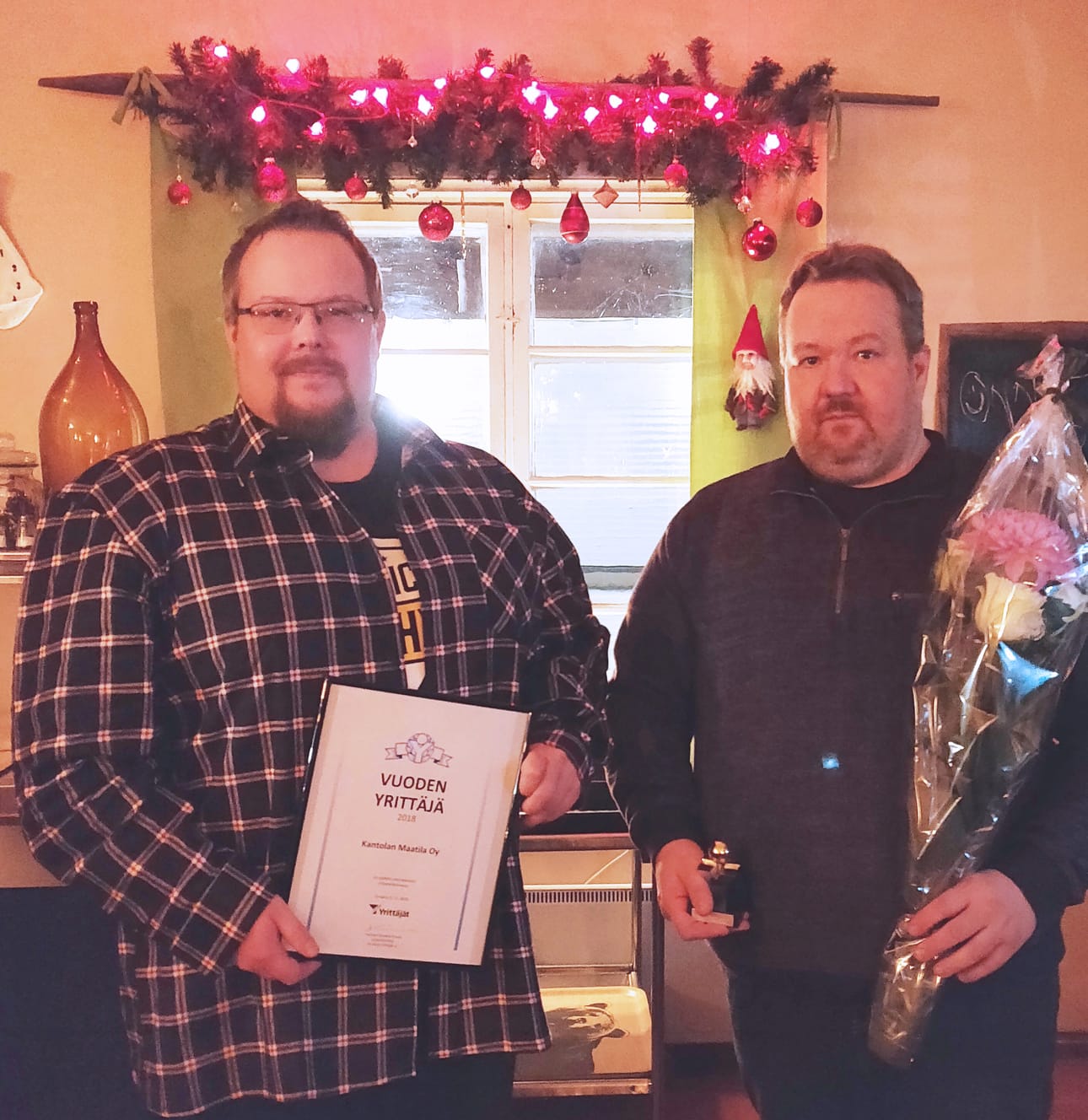Esa ja Ari Kantola vastaanottivat Vuoden yrittäjä -palkinnon keskiviikkona.