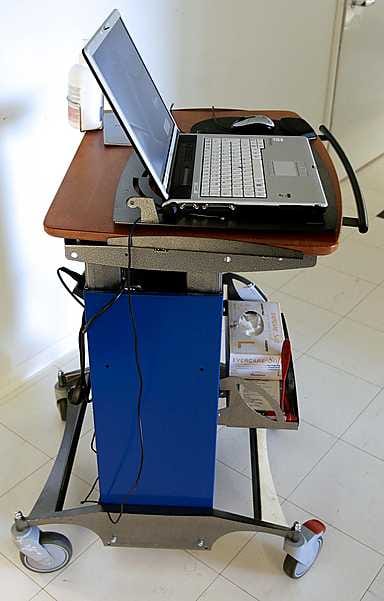 Oysin vuodeosasto 6:lla läppärit ovat osa lääkärin kierrosta. Se on selkeintä langattomuutta nykypäivänä.