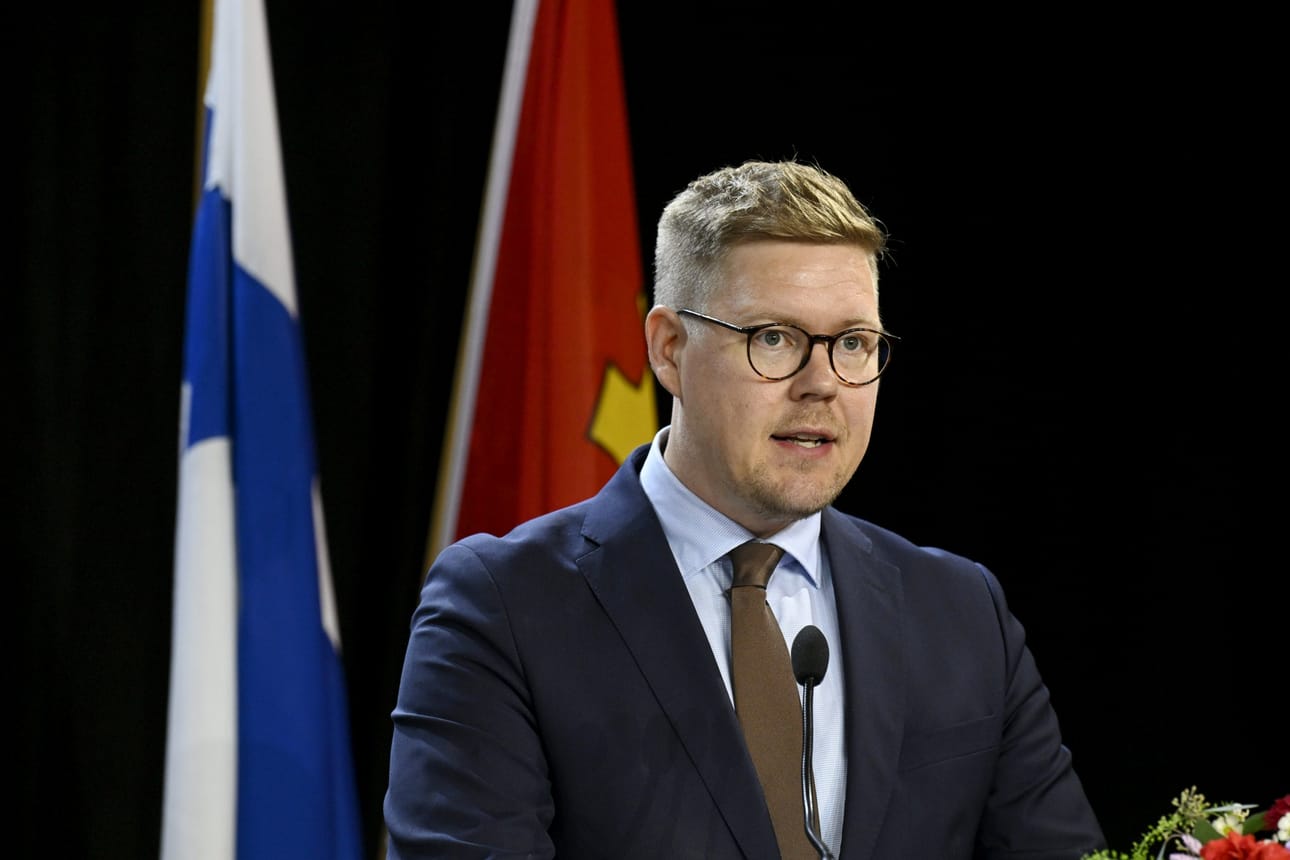 SDP:n puheenjohtajan Antti Lindtmanin mukaan Suomen nykyisen hallituksen kyseenalaiset esiintymiset ovat tuoneet Suomelle myös kansainvälistä mainehaittaa. LEHTIKUVA / Markku Ulander