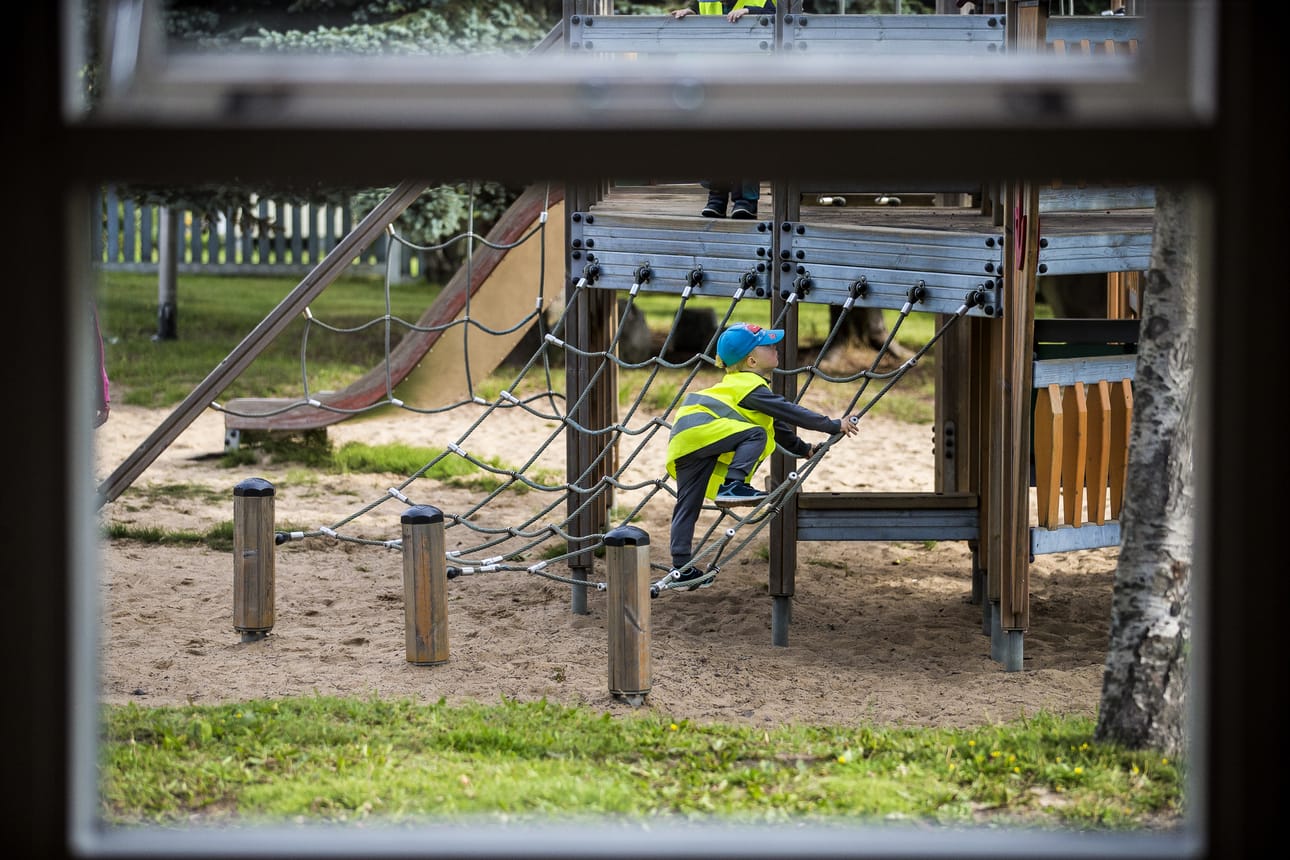 Kunnat hyvittävät varhaiskasvatusmaksuja perheille, joiden lapset eivät osallistu varhaiskasvatukseen koronavirusepidemian aikana