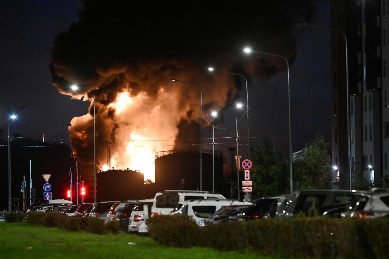Droonit olivat osuneet ainakin Pietarin öljyterminaaliin, jossa isku sytytti Drozdenkon mukaan tulipalon, sekä häirinneet lentoliikennettä Pietarin lentokentällä.