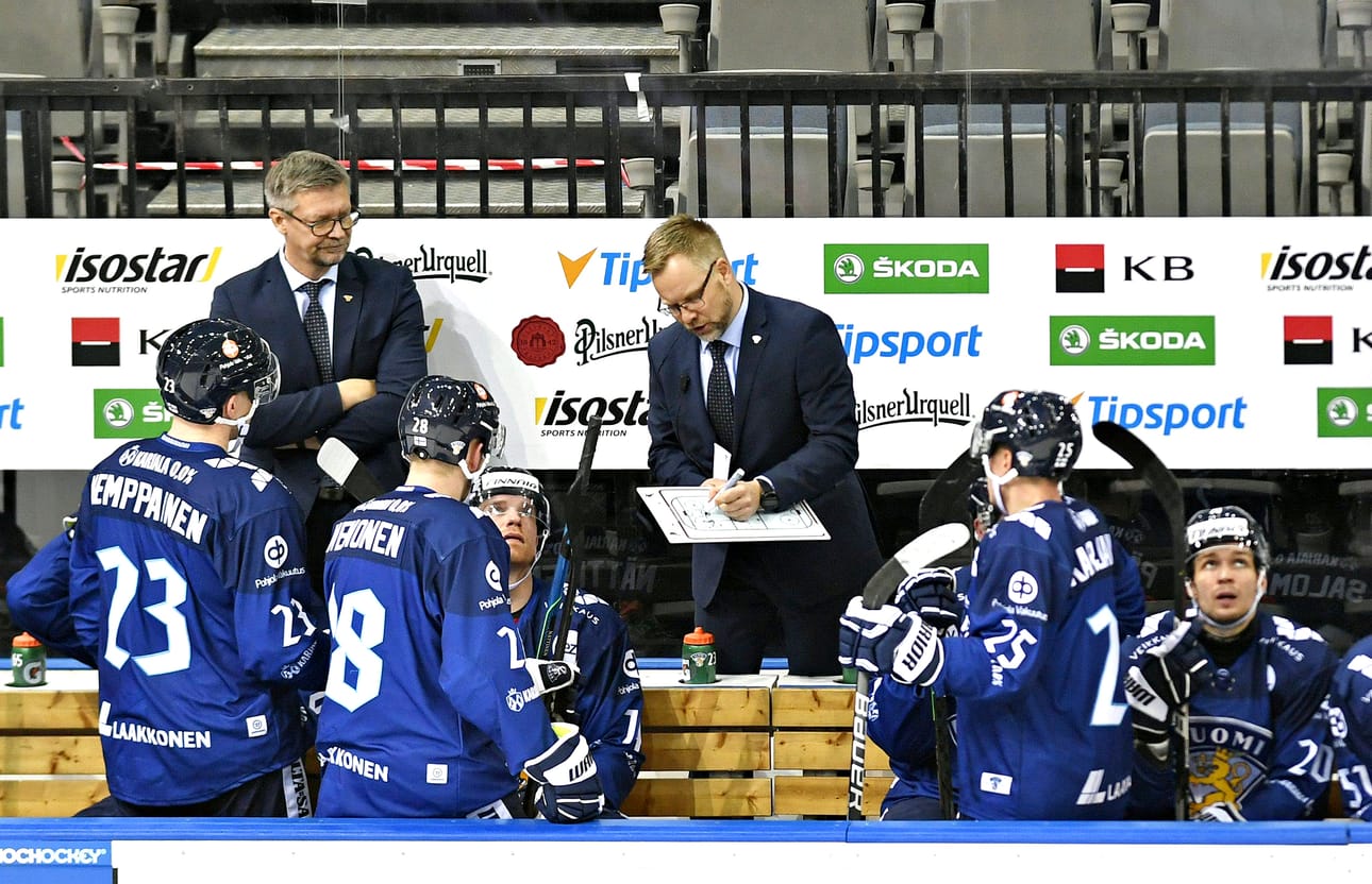 Mikko Manner on ohjeistanut Leijonia myös kuluvan kauden EHT-turnauksissa.