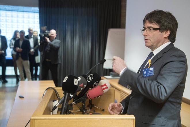 Katalonian entisen aluejohtajan Carles Puigdemontin Suomen-vierailusta oli kehkeytyä varsinainen jännitysnäytelmä. Kuva: EPA/MAURI RATILAINEN