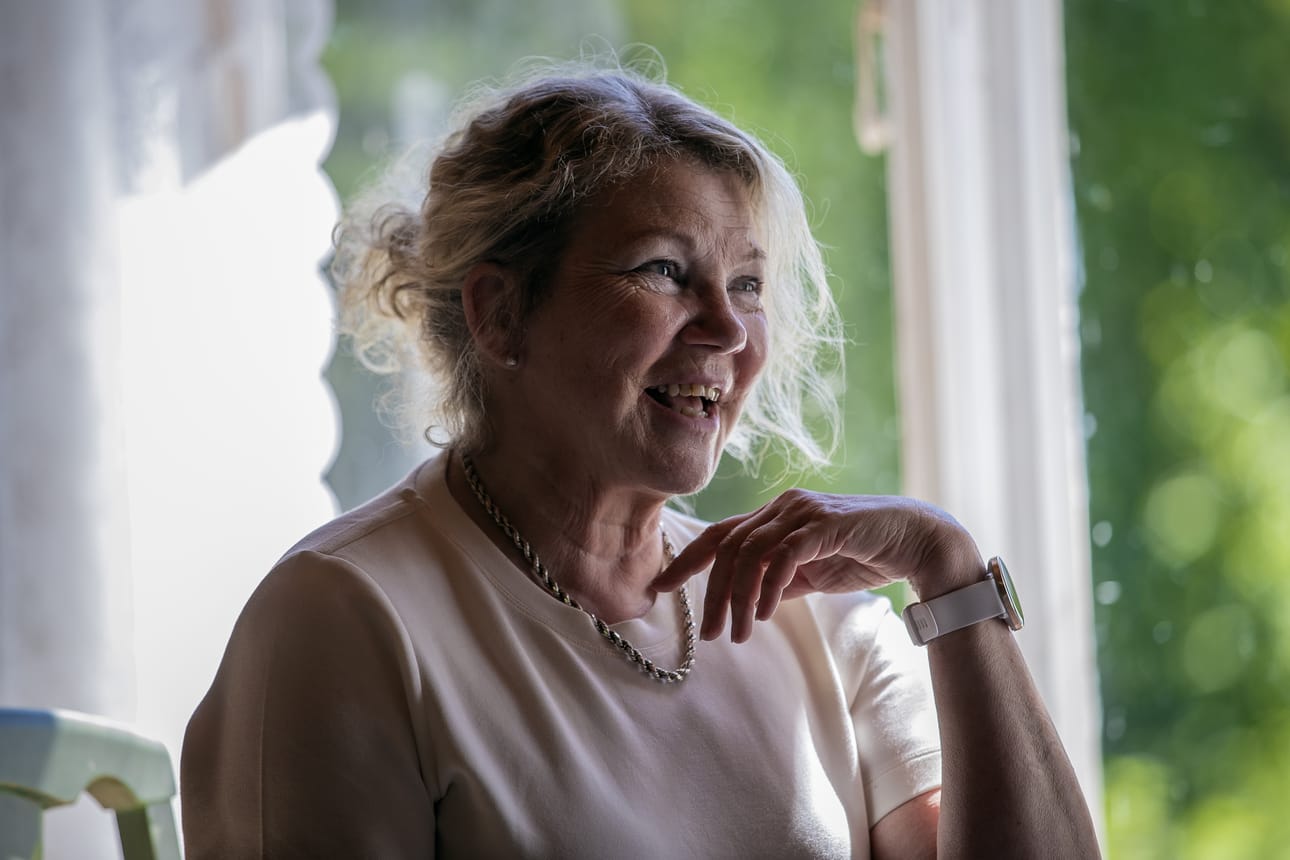 Kirsti Mäkinen-Reijasalo palasi opiskeluvuosiensa jälkeen Raaheen, sillä hän sai töitä paikkakunnalta. – Ei se mikään aivan päivänselvä juttu ollut, että tänne palaisin. Mutta tulin helpottamaan isän farmaseuttipulaa, ja sille tielle jäin, Mäkinen-Reijasalo tuumaa.