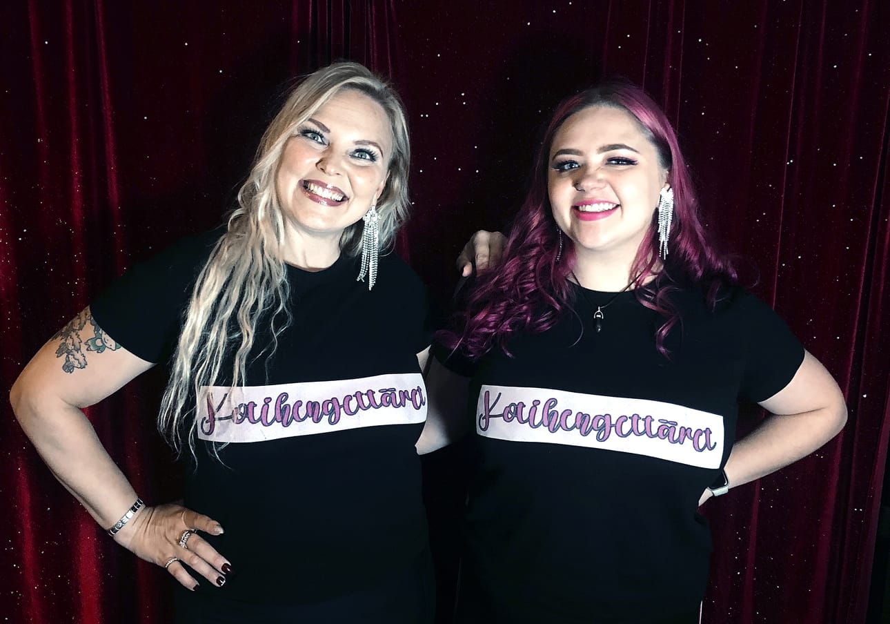 Maritza Parkkinen (vas.) on Kotihengettärien perustaja, Laura Takala on hiljattain aloittanut työt yrityksessä.