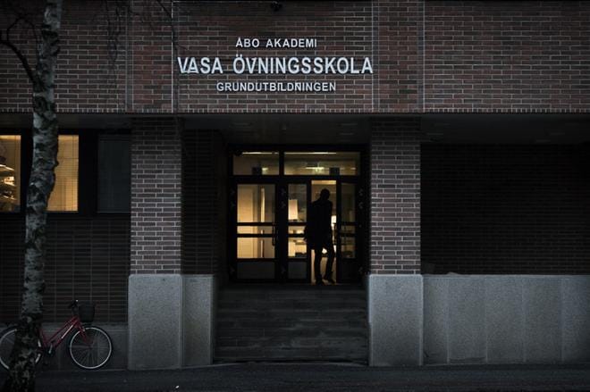 Vasa övningsskolan ahdistelutapaukset kertovat koulun työilmapiirin vinoutumisesta. KUVA: JARNO PELLINEN