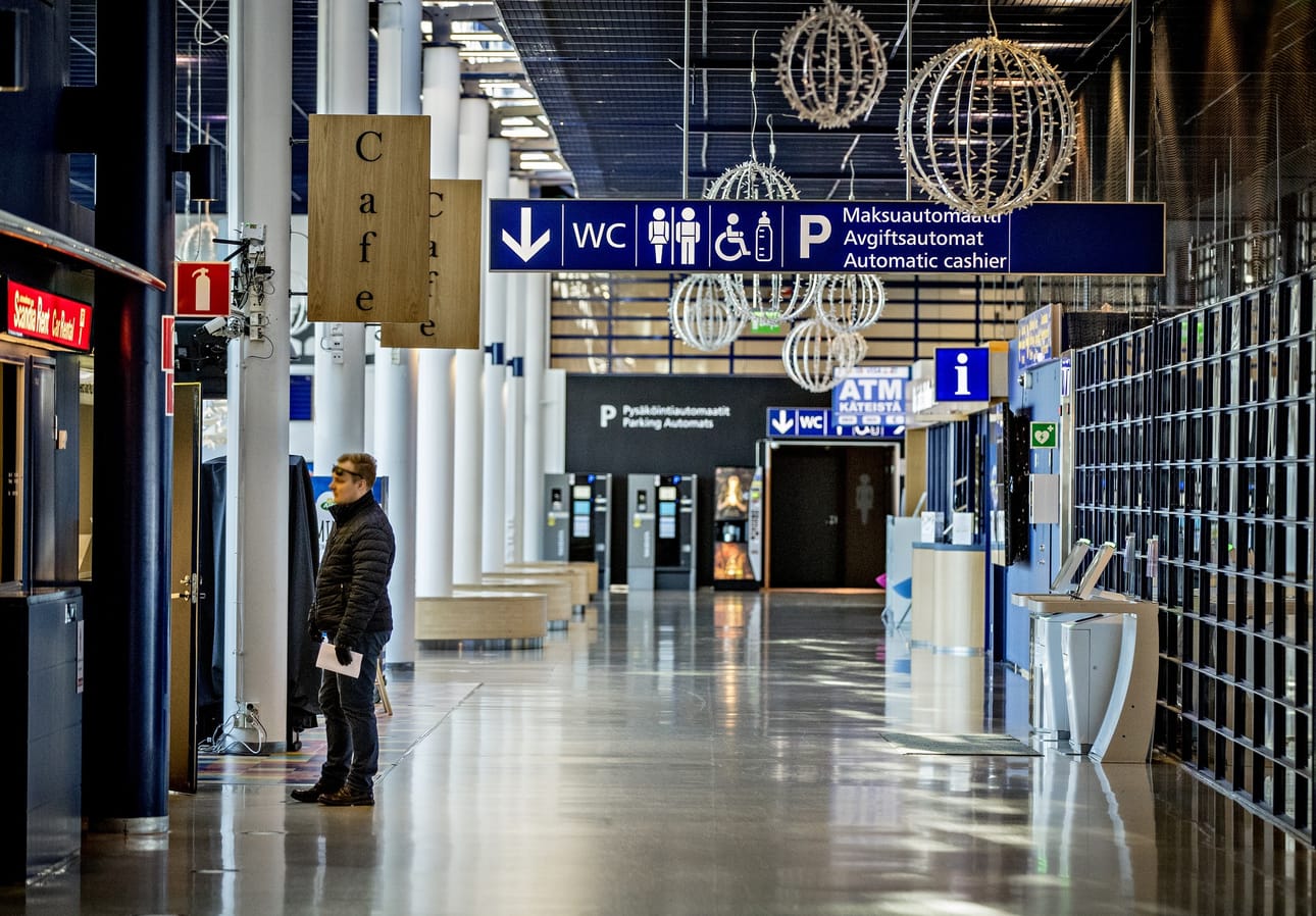 Oulun lentoasemalla on jo autiota. Lauantaina iltapäivällä sinne tulee lähes kolmesataa Thaimaasta palaavaa turistia.