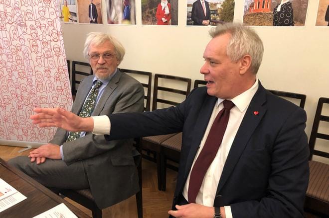 Puheenjohtaja Antti Rinne vaikutti vilustuneelta jo 19. joulukuuta, jolloin hän esitteli Pentti Arajärven kanssa sdp:n toimenpideohjelmaa eläkeläisköyhyyden vähentämiseksi. KUVA: Aki Taponen