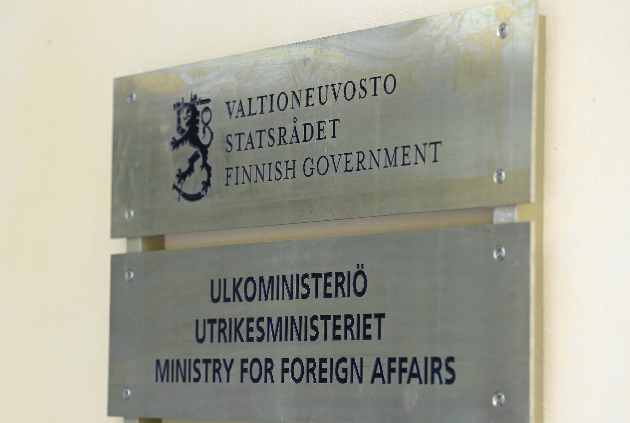 Ulkoministeriön johdolla laaditaan arvio ulko- ja turvallisuuspolitiikasta – selvityksessä lisäksi jalkaväkimiinat