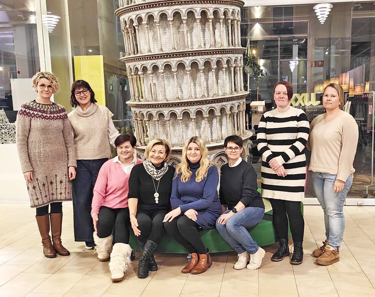 Härmän Naisyrittäjien hallitus 2026: Eija Ylinen (vas.), Susanna Huhtala, Helena Mantere, Anna-Maija Ylinen, Virva Ylinen, Johanna Nukala, Laura Huhtala ja Hannele Loukasmäki. Kuvasta puuttuvat Nina Erkinheimo ja Jaana Hakomäki.