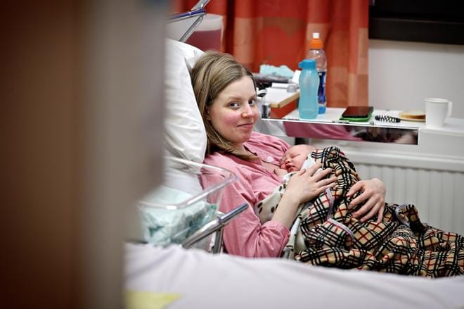 Seinäjokelaisten Maria ja Jari Haukan toinen lapsi syntyi aikaisin vuoden ensimmäisenä päivänä perjantaina. KUVAT: TOMI KOSONEN