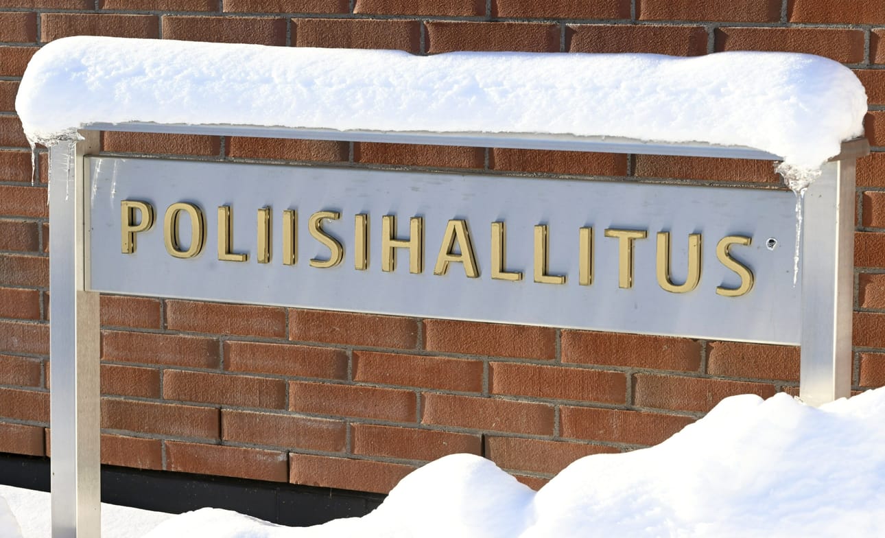 Markkinointi on poliisin mukaan ollut laajamittaista ja on sisältänyt suomenkielisten tekstiviestien lähettämistä. LEHTIKUVA / HEIKKI SAUKKOMAA