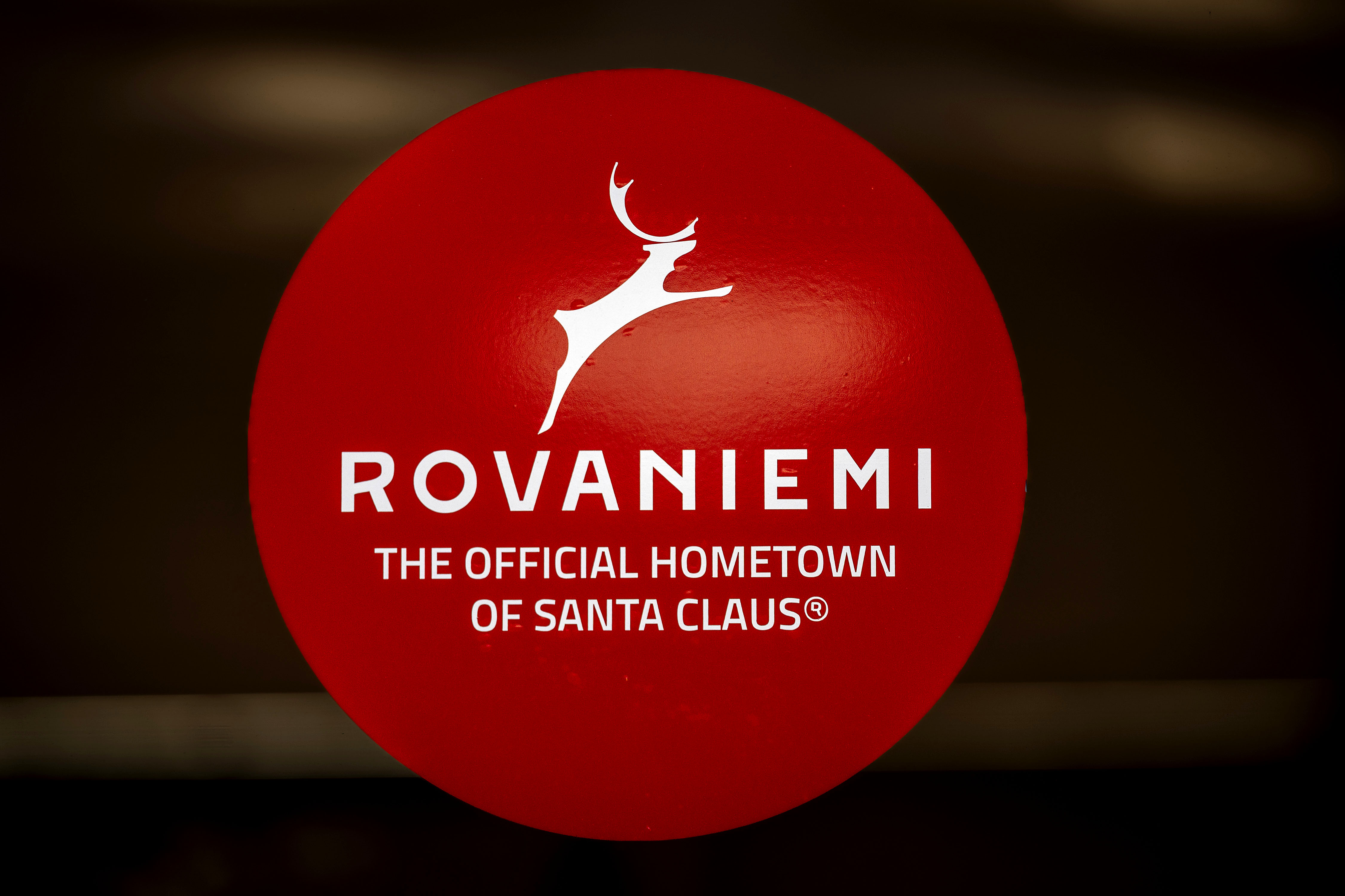 "Miksi jonkin paikan joulupukki olisi virallisempi kuin toisen?" – hollantilaistoimittaja haastaa Rovaniemen kaupungin tavaramerkin