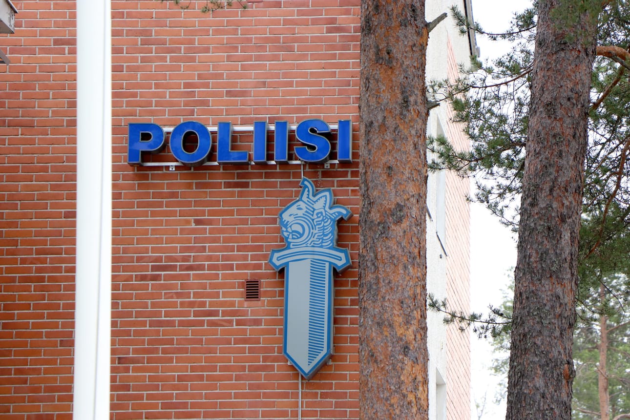 Poliisi palvelee kesälläkin.