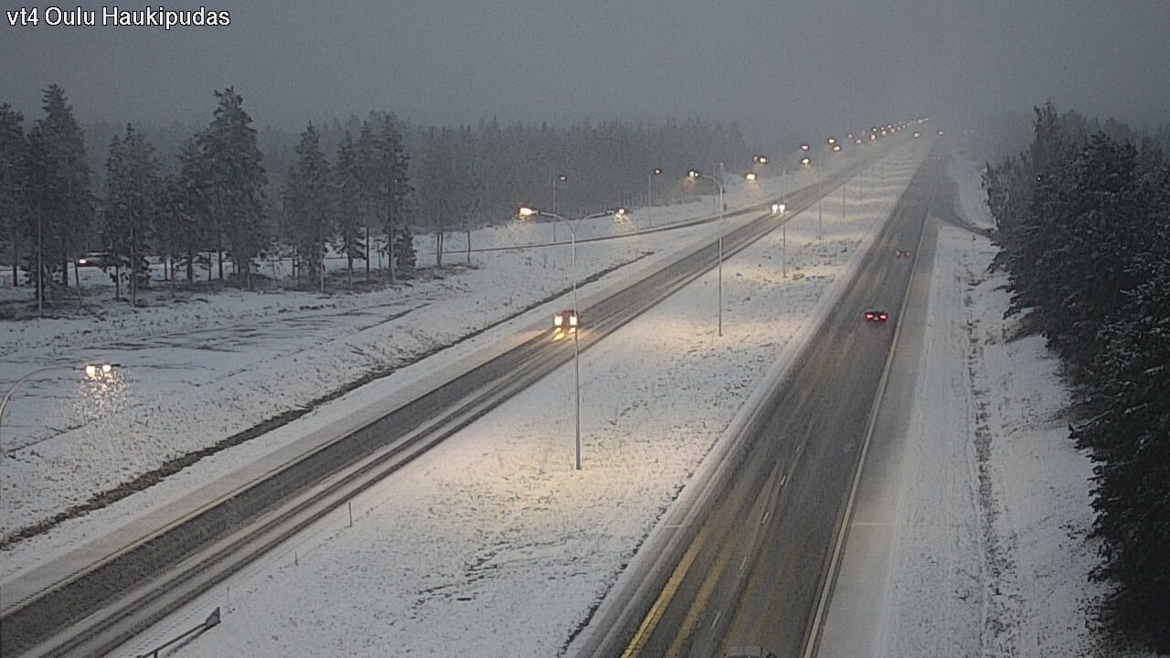 Kelikameran kuvaa Nelostieltä Haukiputaalta lauantaina kello 18.30.
