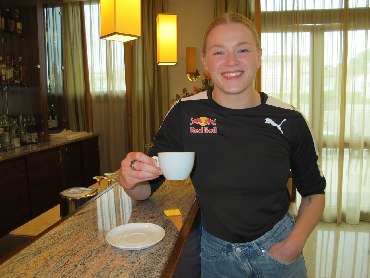 Kahvin ystäväksi tunnustautuva Wilma Murto ei nosta italialaista kahvia listansa ykköseksi. Suomalainen tuote pitää tiukasti pintansa.