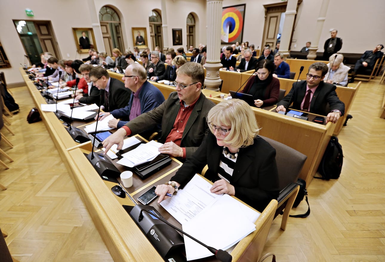 Valtuusto hyväksyi vuoden viimeisessä kokouksessaan maanantai-iltana Oulun kaupungin vuoden 2016 talousarvion.