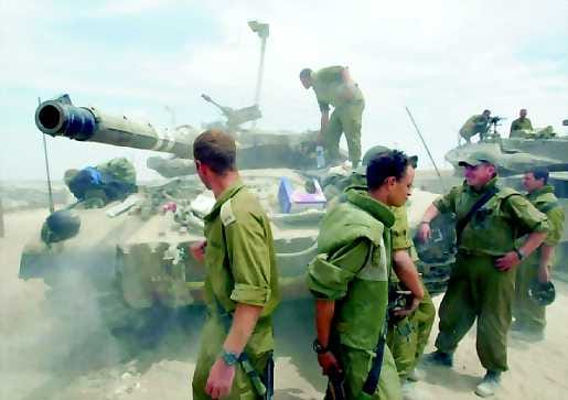 Valmiudessa . Israelilaisjoukko-osasto valmistautui maanantaina osallistumaan Rafajin operaatioon.
