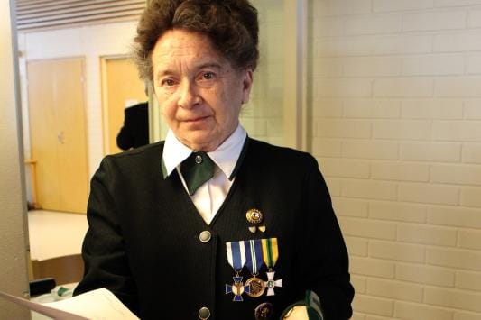 Anneli Valkama on saanut tunnustuksia aiemminkin. Maaliskuussa 2015 hän vastaanotti Sotilaskotiliiton myöntämän Katri Bergholm -mitalin. ARKISTOKUVA: TARJA RIIHIMÄKI
