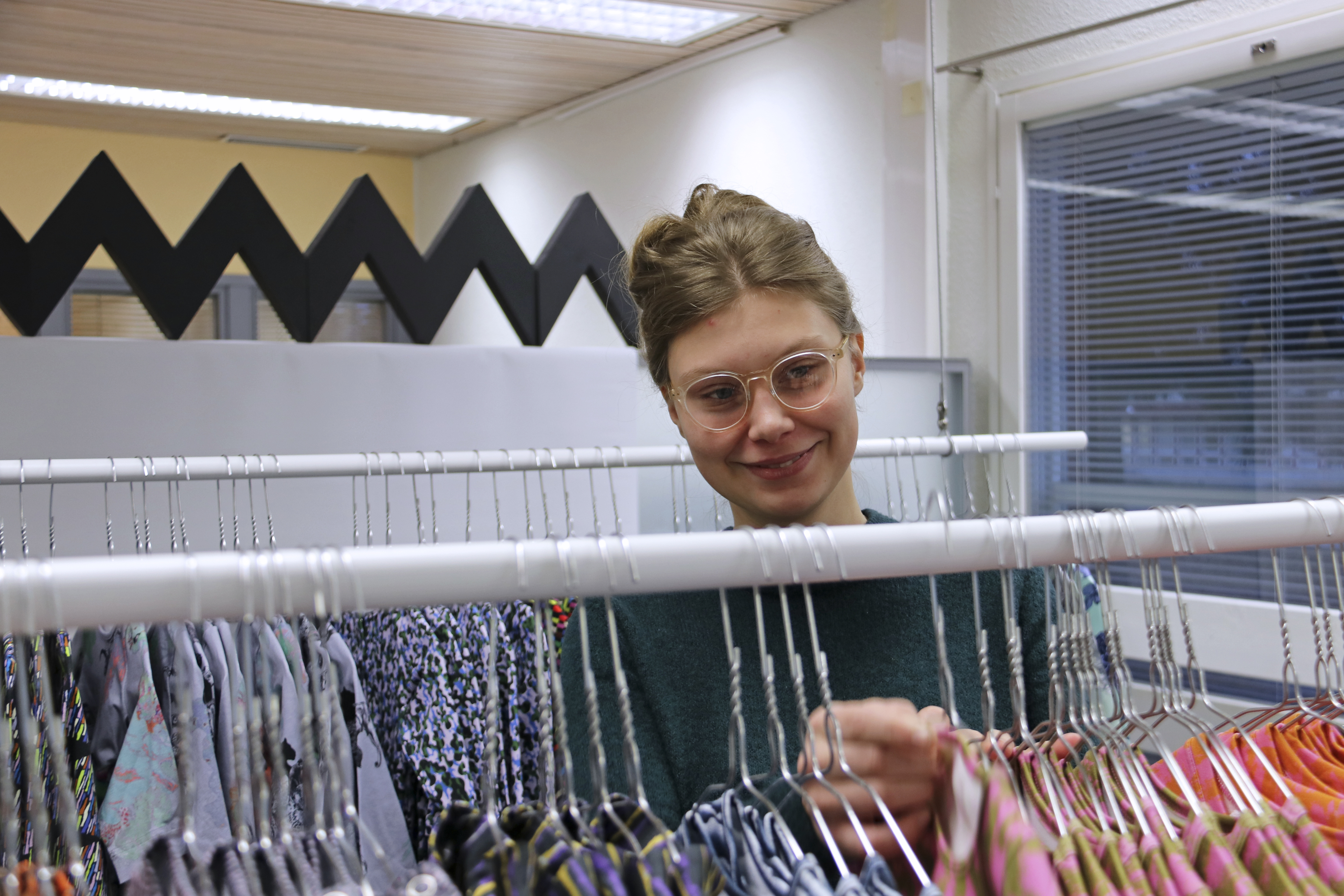 Vimman pop up -myymälää vetää Sirpa ja Esa Hirvasniemen tytär Jenny Maaria.