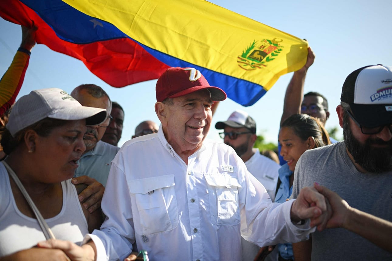 Jännitteet maiden välillä ovat kasvaneet sen jälkeen, kun Espanja myönsi turvapaikan Venezuelasta paenneelle oppositiojohtaja Edmundo Gonzalez Urrutialle. Kuva on kesäkuulta. LEHTIKUVA / AFP