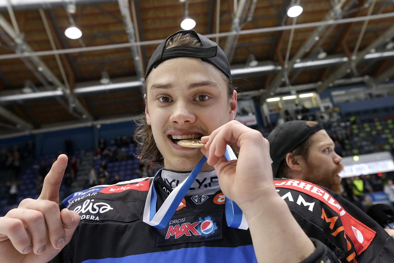 Sebastian Aho teki ratkaisevan maalin, kun Kärpät voitti Suomen mestaruuden.
