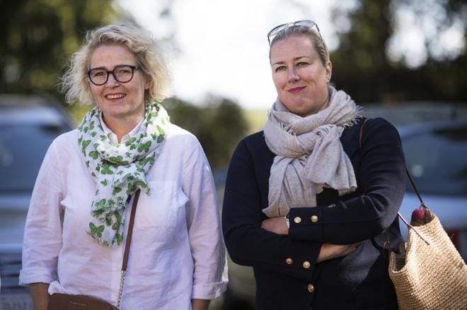 Hyvät ystävykset Miapetra Kumpula-Natri (sd.) ja Jutta Urpilainen (sd.) ovat kuumia ehdokasnimiä, kun pohditaan, kenestä tulee Suomen seuraava EU-komissaari. ARKISTOKUVA: JARNO PELLINEN