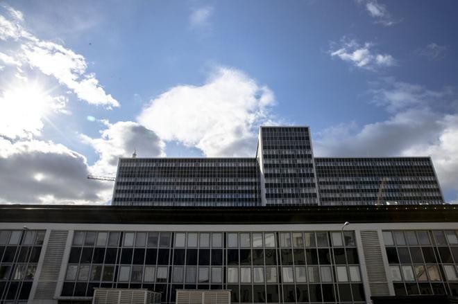 HUSin hallintoylilääkäri vahvistaa, että potilastietojärjestelmien ulkopuolelle oli tallennettu laajasti kuvia. Kuvassa ovat sairaanhoitopiirin toimitilat Meilahdessa Helsingissä.