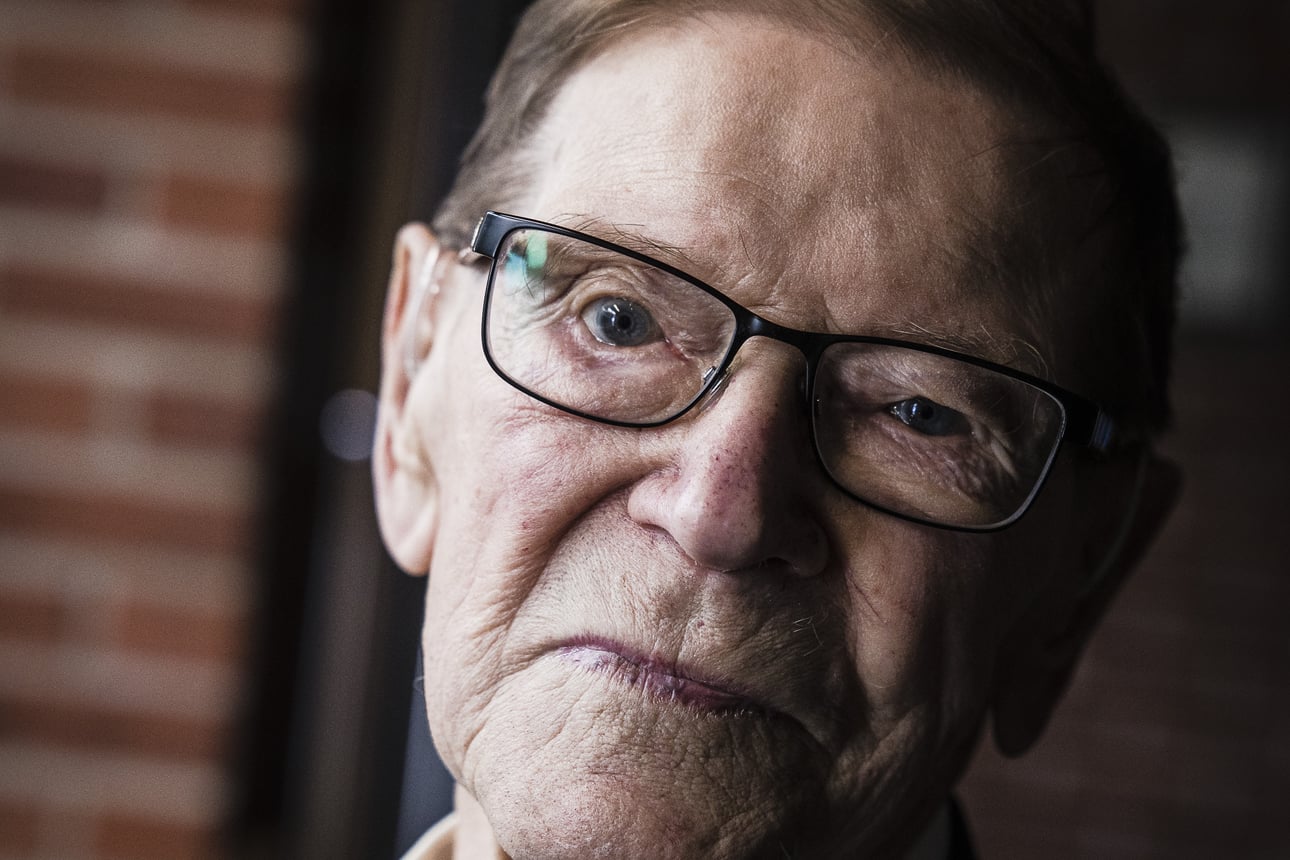 Kahden sodan veteraani, 99-vuotias rovaniemeläinen Arvi Räsänen oli yksi Lapin veteraanijärjestöjen päätösjuhlan kunniavieraista