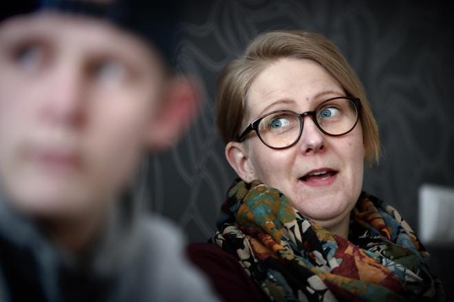 Merja Pölönen pitää hyvänä ideana, että Petran rippileirin aikaan vanhemmilla oli oma whatsup-ryhmänsä, johon tuli leiriltä kuvia.