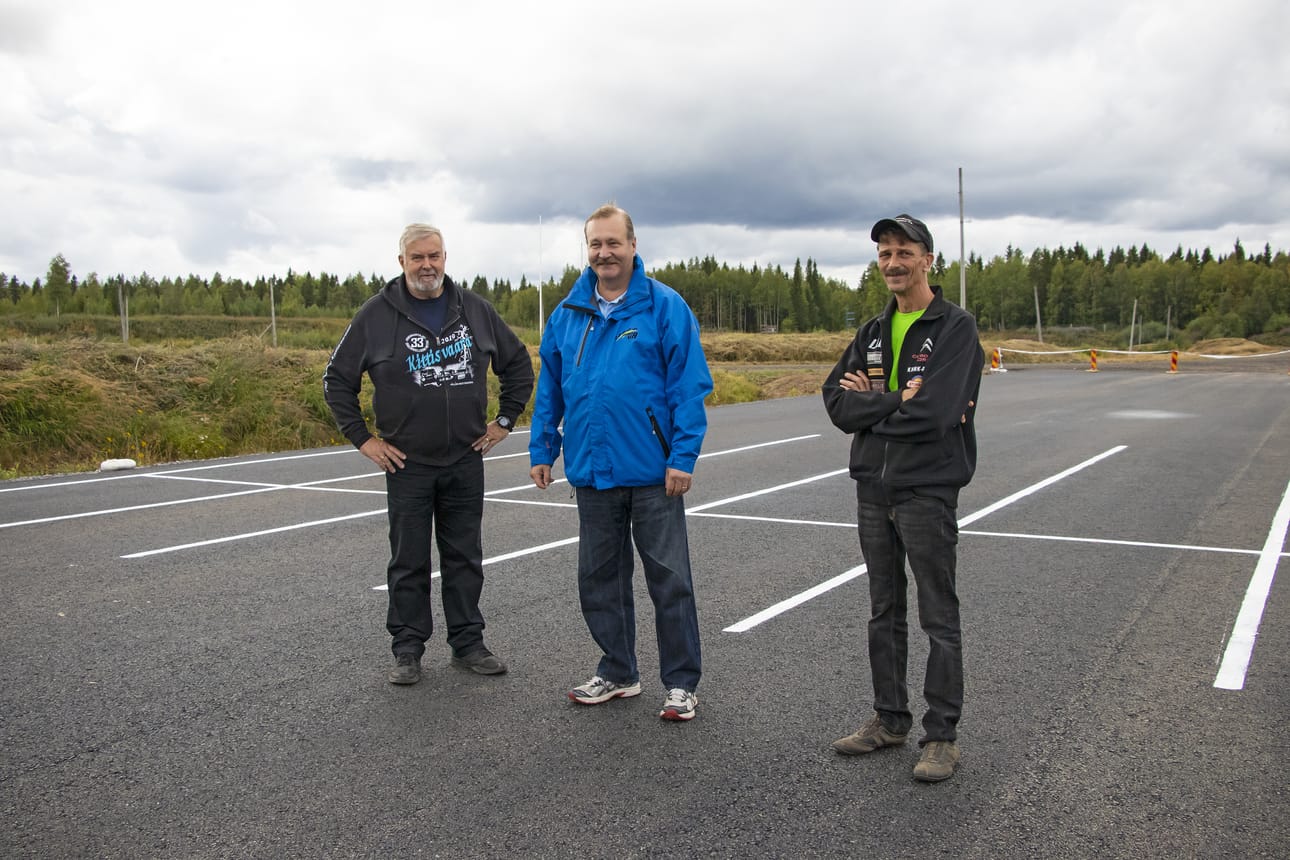 Arto Tuohimaa, Jukka Korpelin ja Mika Karppanen uudella lähtölaatalla.