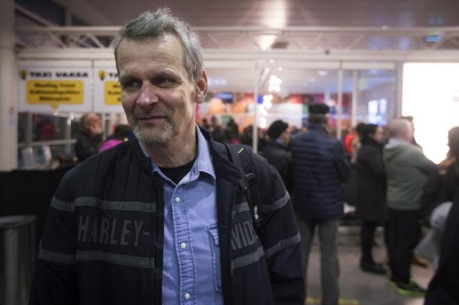 Seppo Puolamäki epäilee, että kone laski Vaasan saaristoon kerosiiniaan laskeutumisen mahdollistamiseksi.