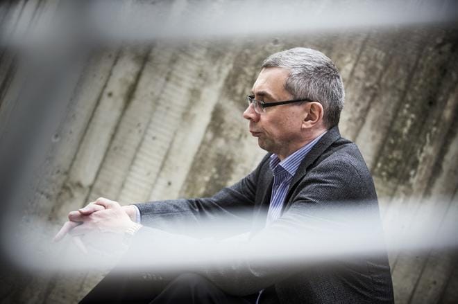Aluehallintoylilääkäri Raimo Jokisalo menetteli lainvastaisesti käsitellessään aluehallintovirastossa esteellisenä asiaa, joka koski Etelä-Pohjanmaan sairaanhoitopiirin ensihoitokeskuksessa tapahtuneita sisäisiä ohjeistuksia ja muutoksia sen toiminnassa. Kuva: Jarno Pellinen
