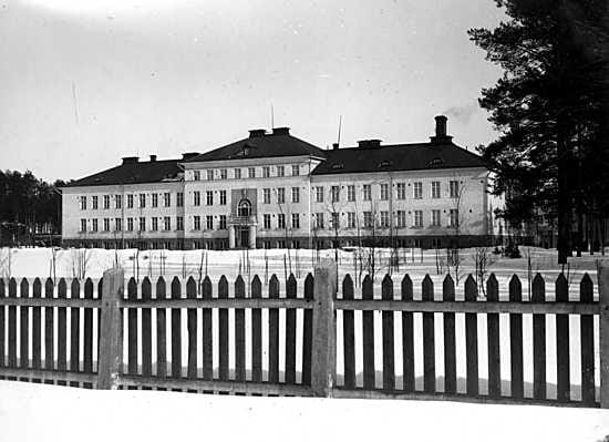 Peltolan alue syntyi piirimielisairaalan edustalle.