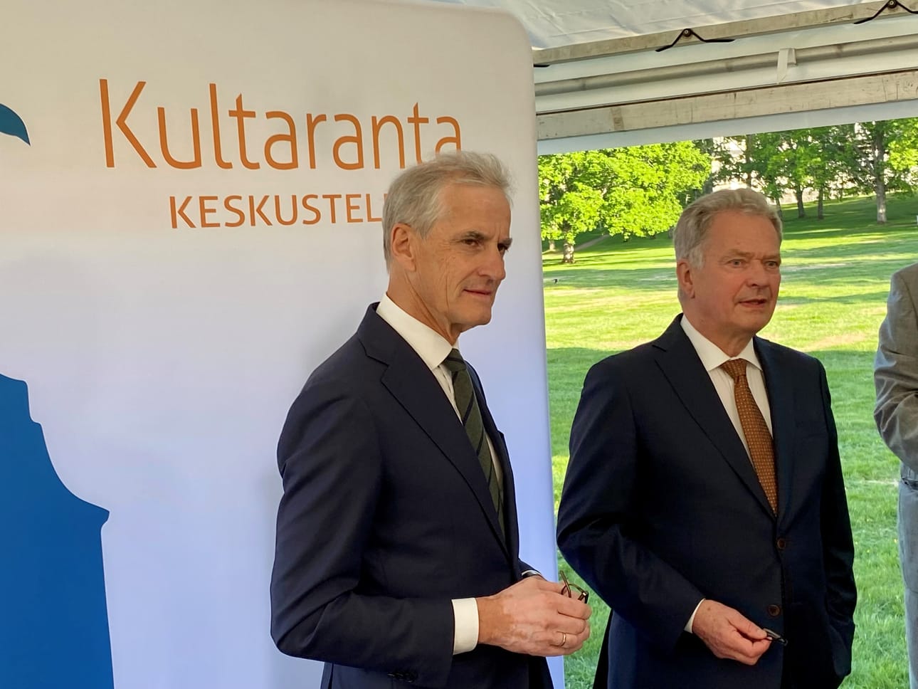 Norjan pääministeri Jonas Gahr Störe ja presidentti Sauli Niinistö Kultarannassa kesäkuussa.