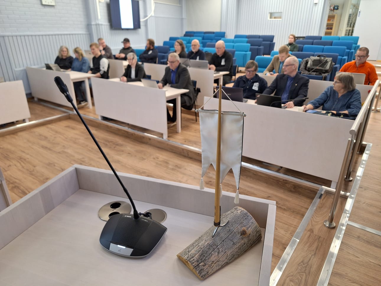 Posion kunnanvaltuuston kokous 17.4.2026 kesti 20 minuuttia. Kokous oli vuoden toinen.