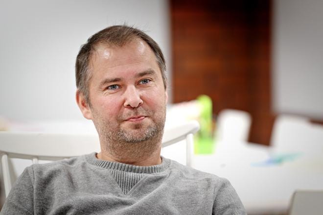 Antti Tokkari muistelee Matti Nykästä lämmöllä. KUVA: KARI LÖFHJELM